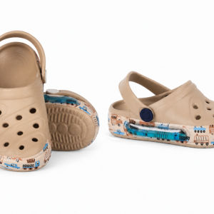 SABOTS-CROCS-BEIGE-VOITURE-CAMION